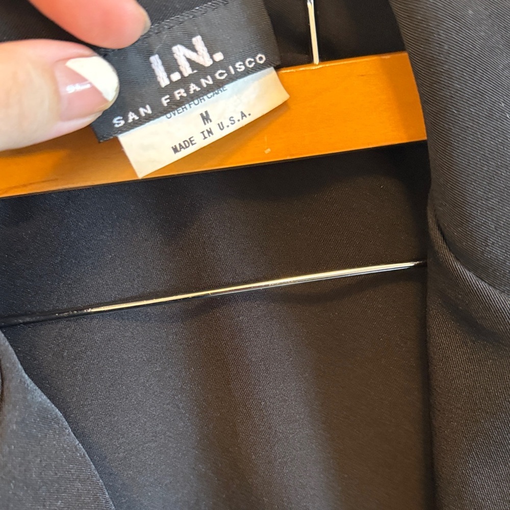 Chic Black Women's Blazer - Picture 8 of 10